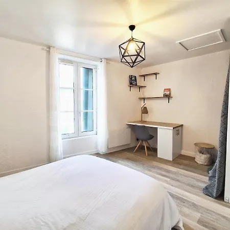 La Chaume, Jolie A Poitiers